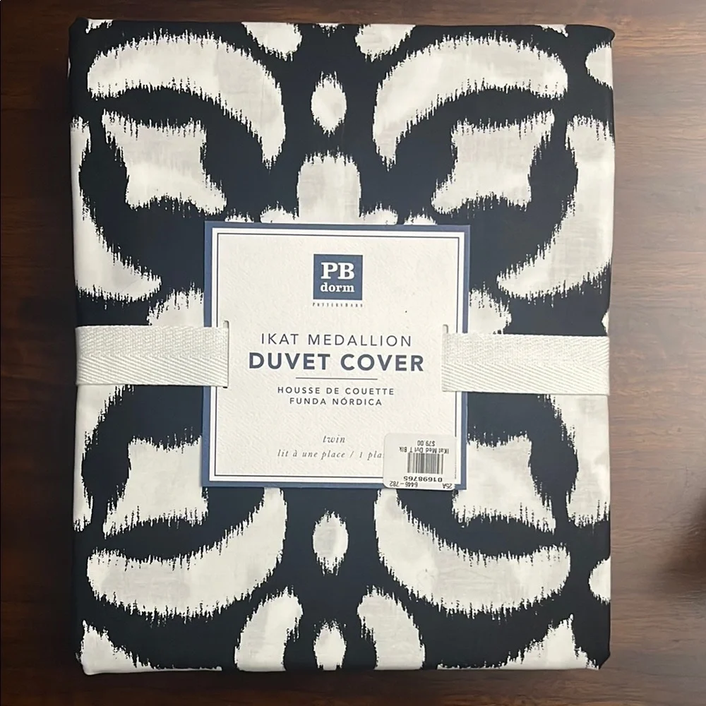 NWT PB Dorm Ikat Medallion Duvet Cover Twin Black and White